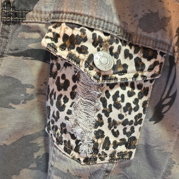 POL Women's Distressed Camo and Leopard Jean Jacket - Picture 3 of 5